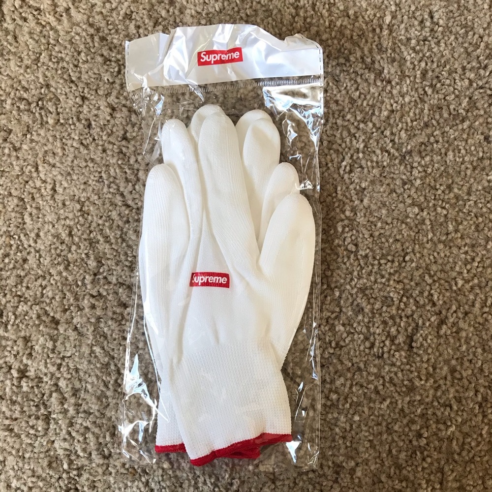 Supreme | Rubberized White Gloves NWT